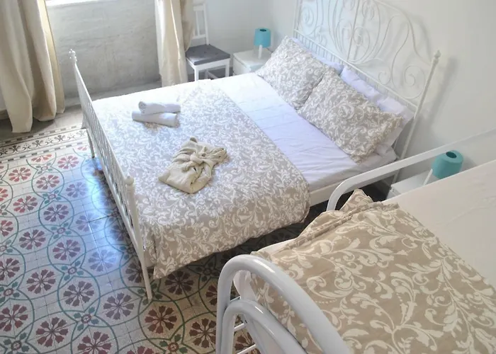 Sunrise Hostel & Rooms