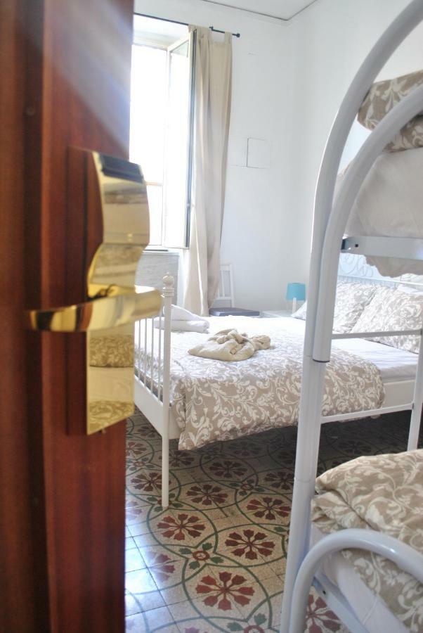 Sunrise & Hostal Palermo